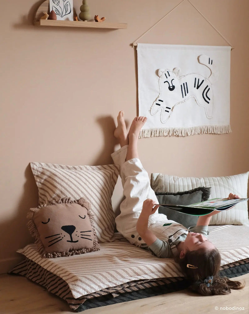 Coussin brodé visage de lion sesame - NOBODINOZ 8435574932211 8435574932211