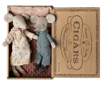 Grand Mère et Grand Père Souris dans leur boite à cigares - MAILEG 17-6303-00 5707304151623