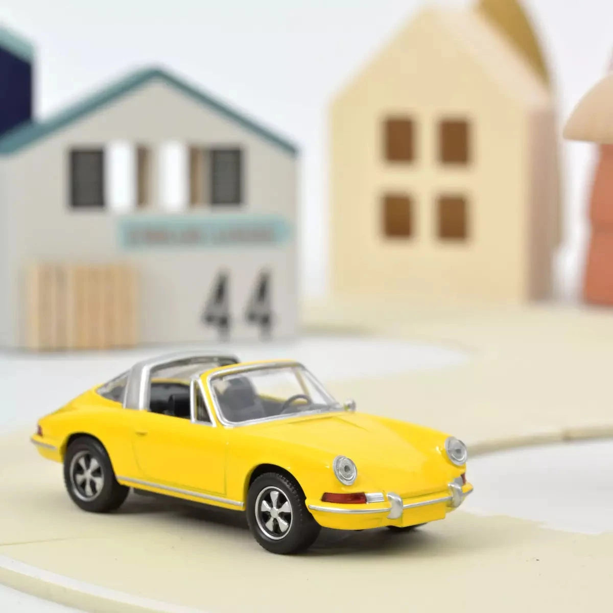Porsche 911 Targa 1969 jaune signal Jet-car 1/43 - NOREV 750042 3551097500425