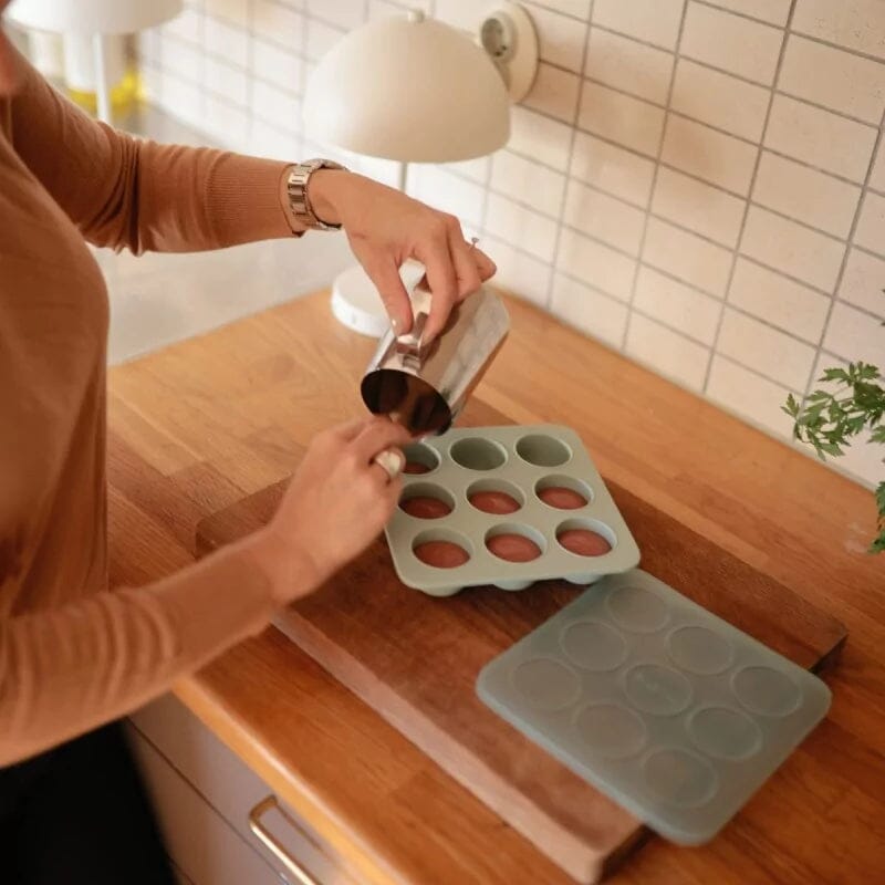 Préparation de purées dans le bac de congélation Mushie