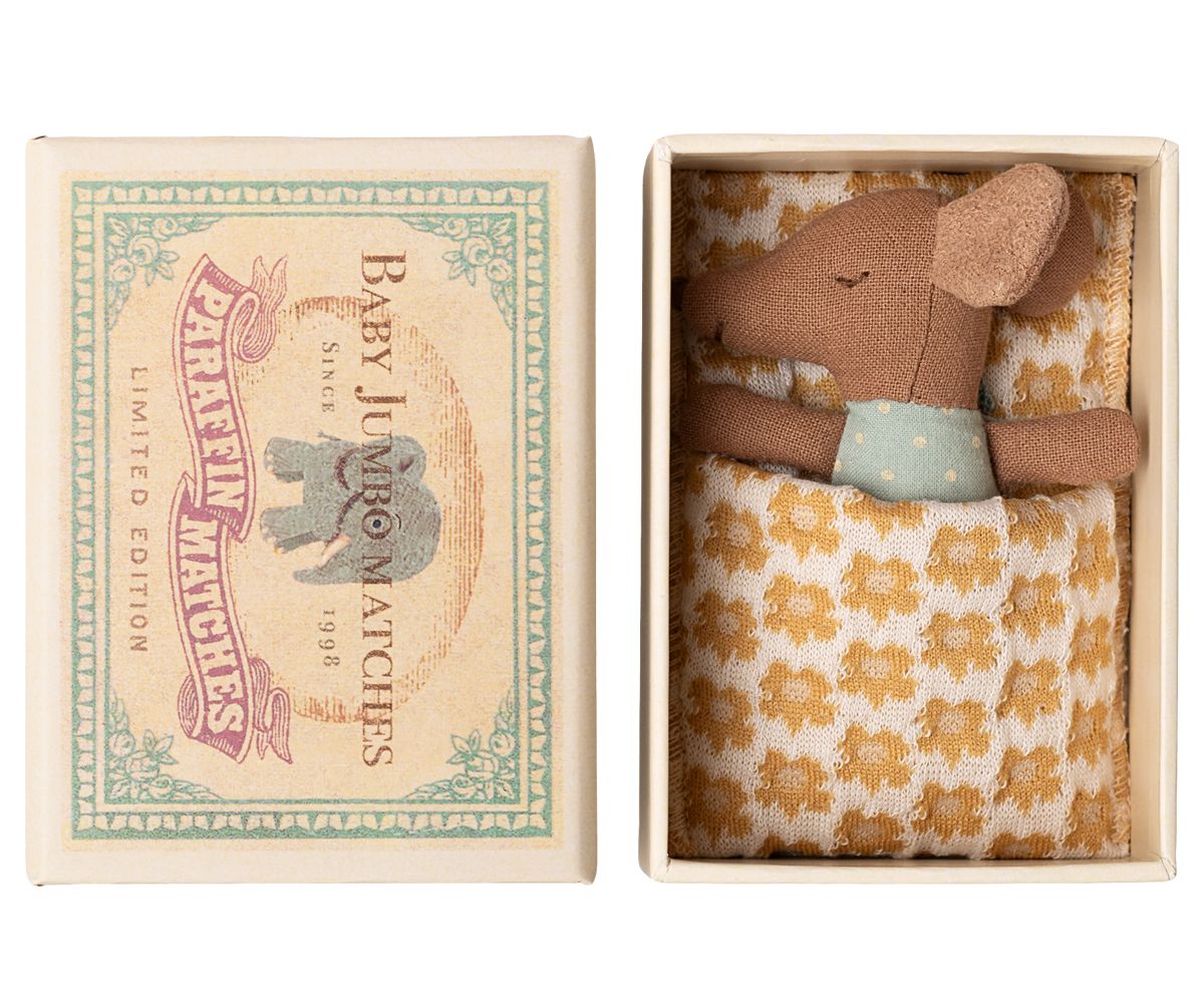Bébé souris Sleepy Wakey dans sa boîte bleu – Maileg
