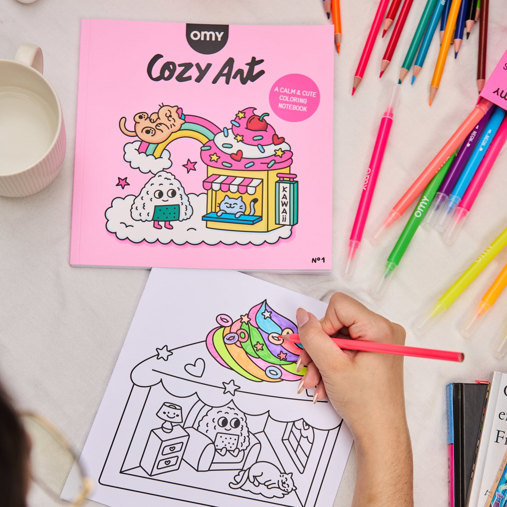 Cahier de coloriage Cozy Art Kawaii d’Omy – page en cours de coloriage