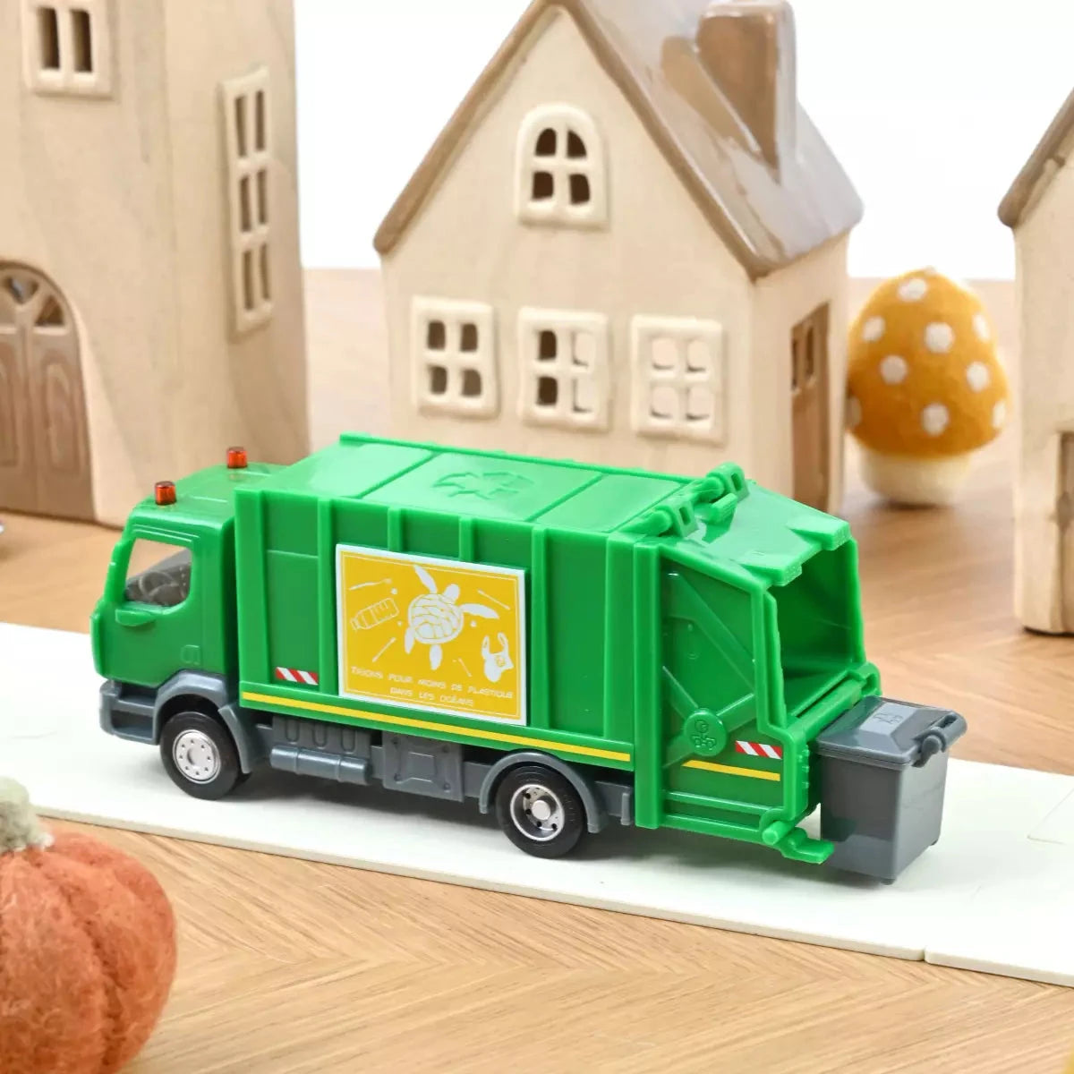 Camion poubelle Renault Trucks D 2.1 Plastigam 1/43 - norev 431020 3551094310201