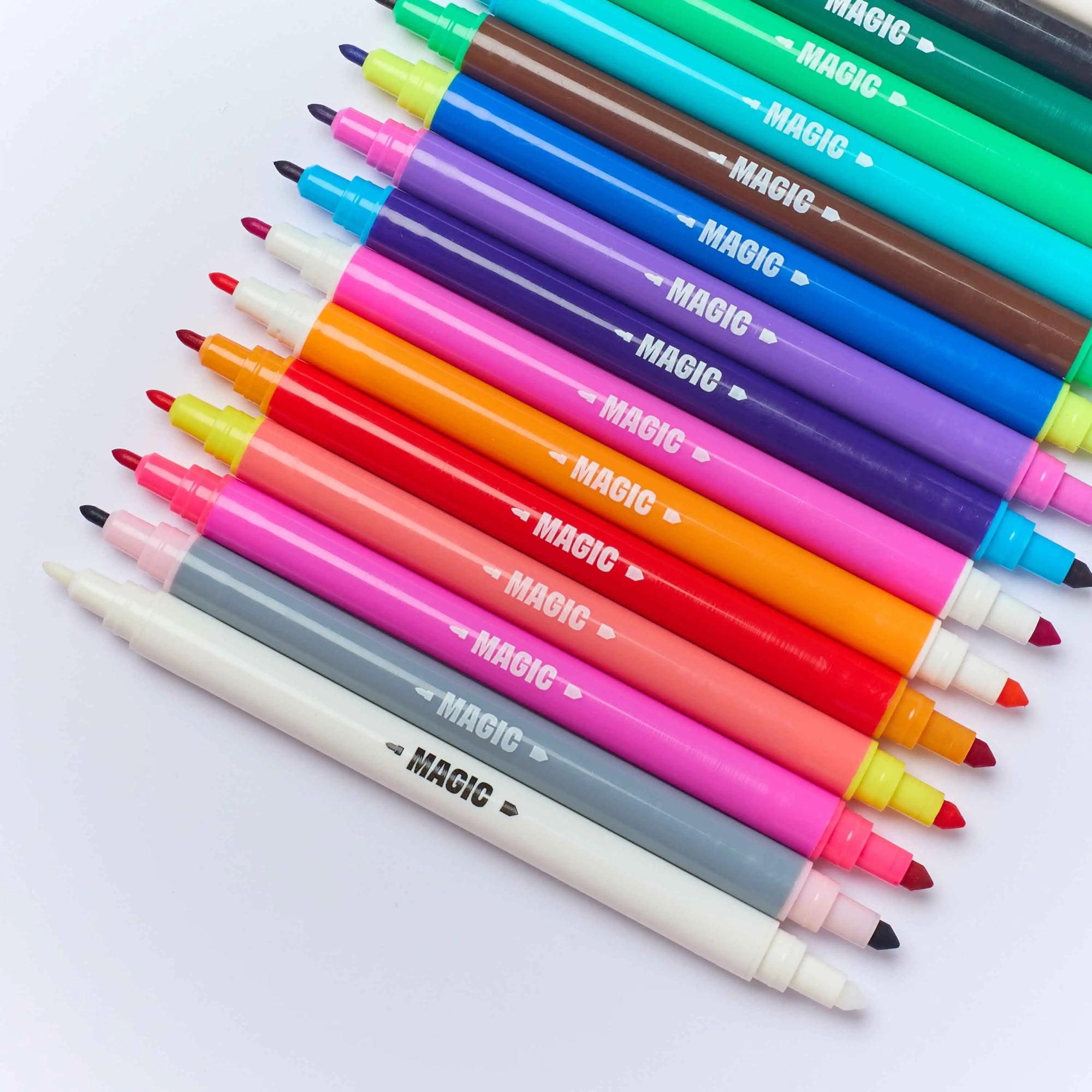 Feutres magiques Magic Twist 14 couleurs + 2 révélateurs d’Omy – détail des pointes