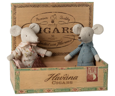 Grand Mère et Grand Père Souris dans leur boite à cigares - MAILEG 17-6303-00 5707304151623