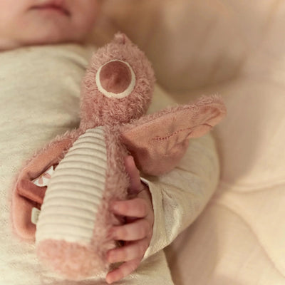 Hochet peluche flamant rose- safari friends - LITTLE DUTCH