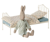 Lit vintage miniature bleu pour lapins – Maileg – vue 2