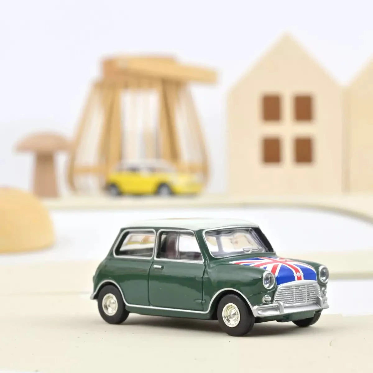 Mini Cooper S 1964 vert amande avec drapeau sur le capot 1/64 - NOREV 310524 3551093105242