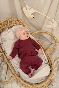 Pantalon bébé en maille rouge foncé d’A Tiny Story – vue 3