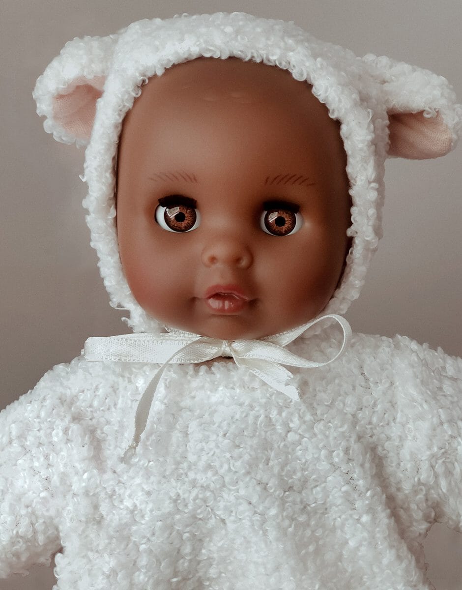 Poupée Céleste Minikane et son béguin Lamb écru