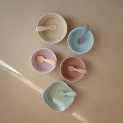 Première cuillère pour bébé cambridge blue/ shifting sand - mushie 70.080.01 0840355800258