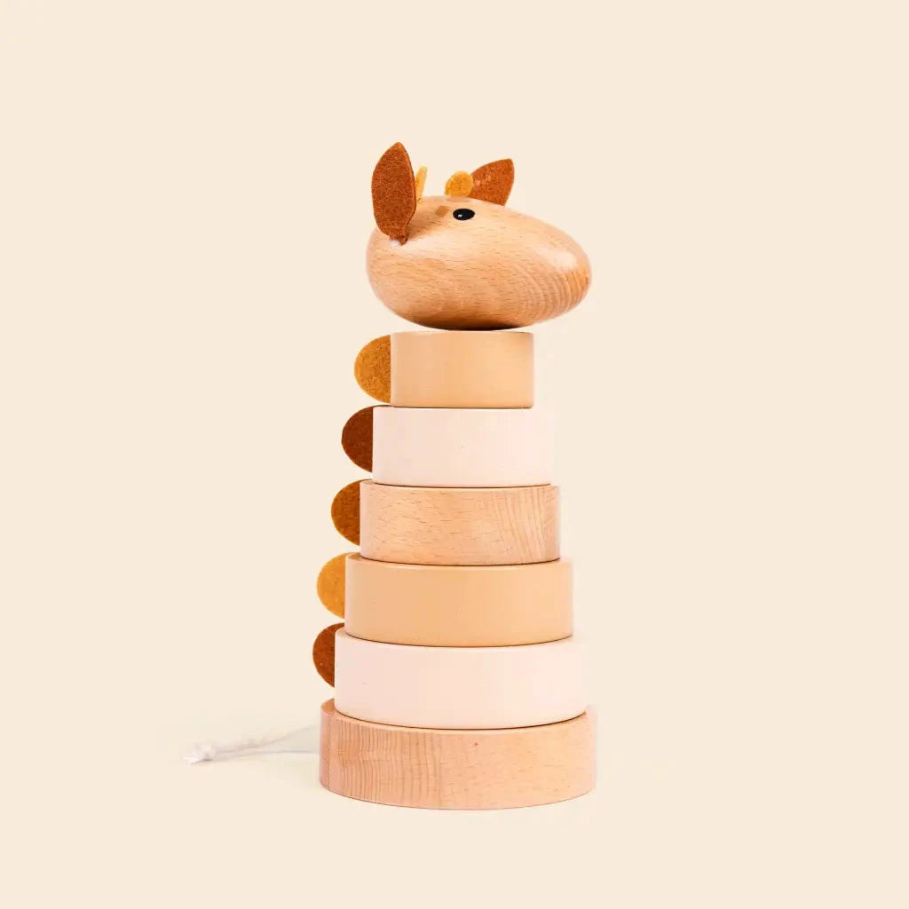 Pyramide en bois girafe leonie – Egmont Toys 
