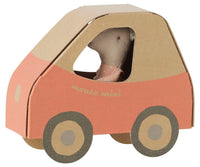 Souris au volant Petite sœur – Maileg – vue 4