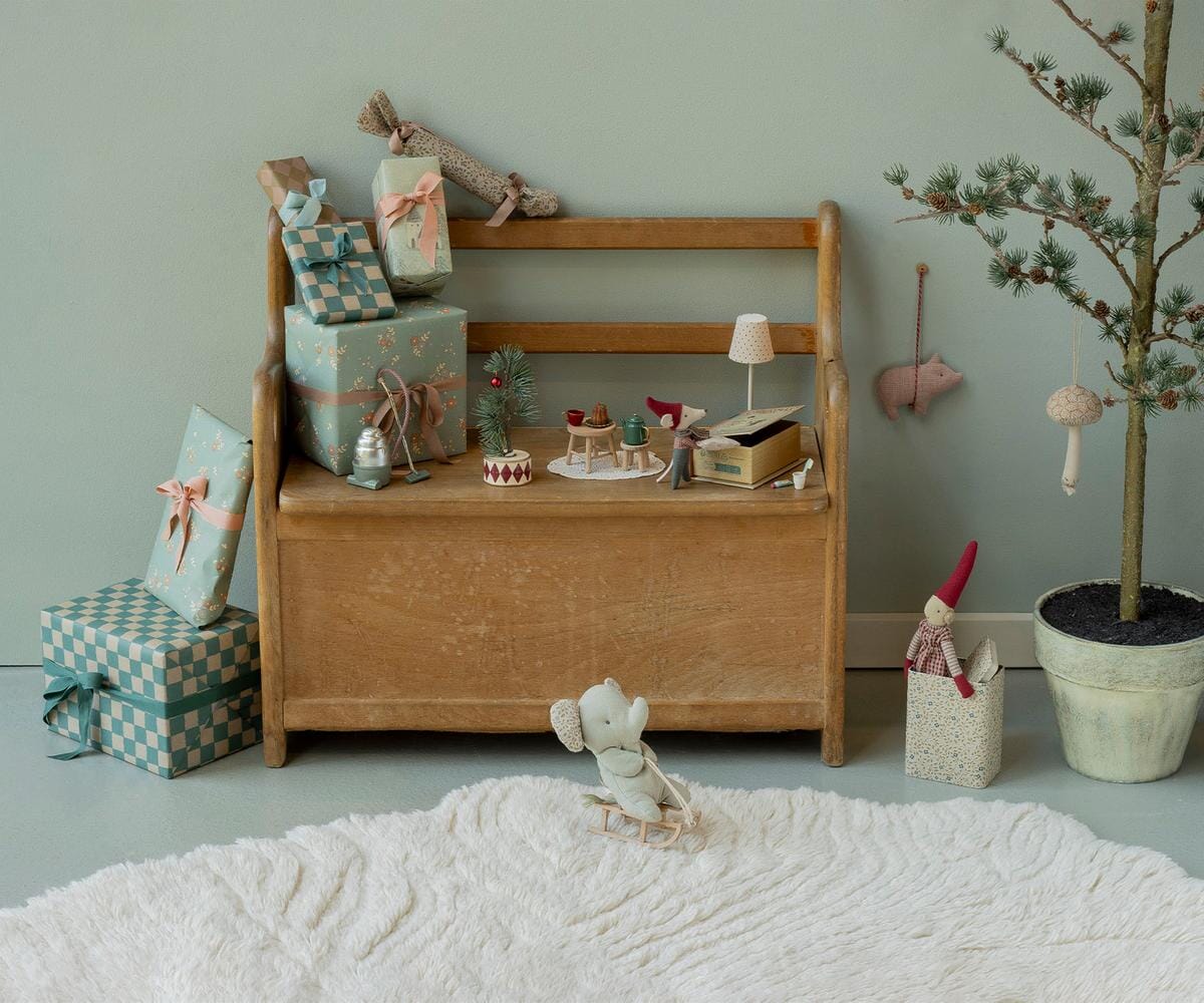 Souris de Noël bébé dans son coffret livre – Maileg – vue 3