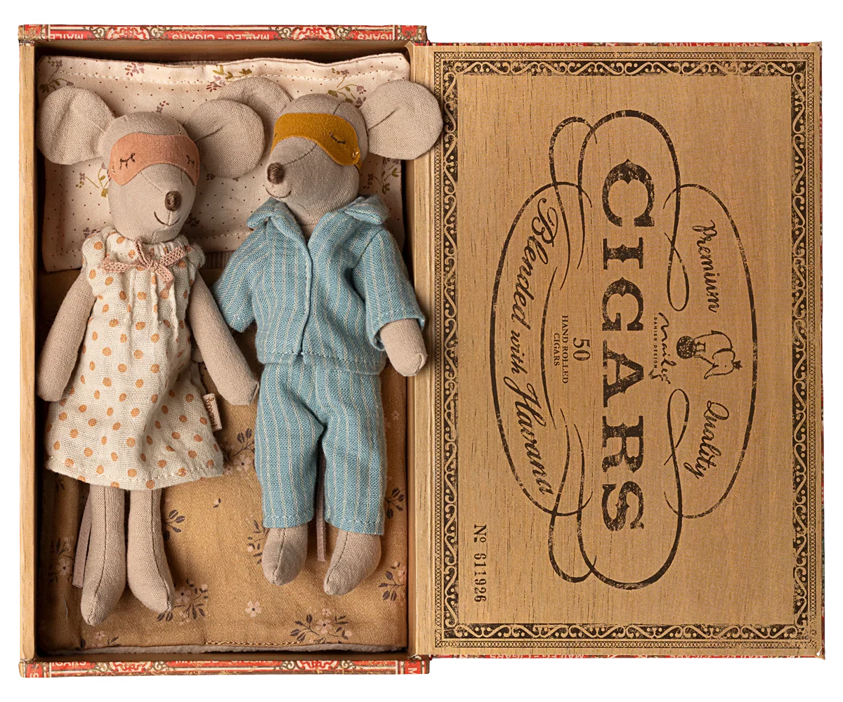 Souris Maman & Papa dans leur coffret à cigares - MAILEG 17-5313-00 5707304147060