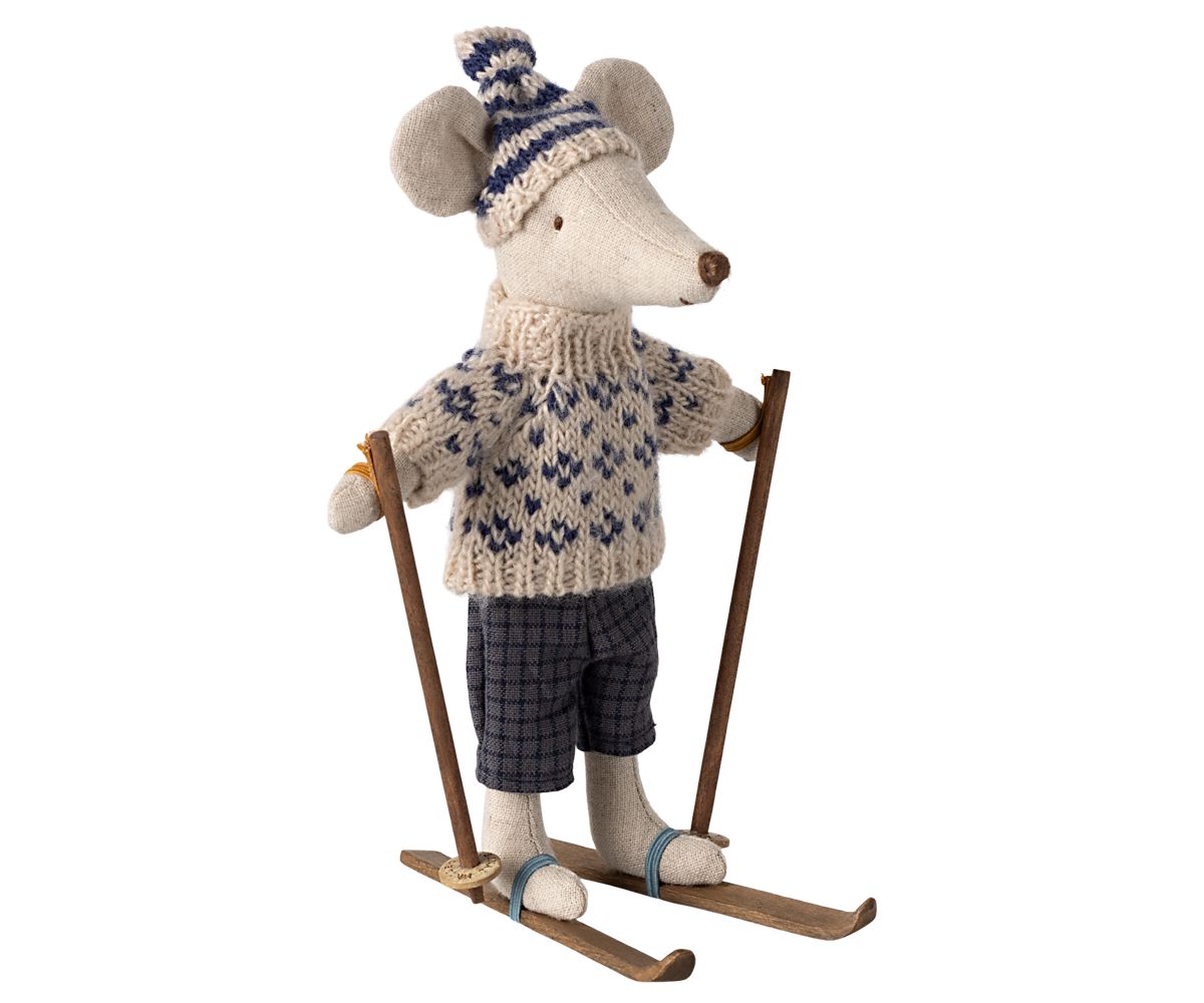Souris Papa en hiver avec skis bleu – Maileg