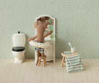 Trousse de toilette miniature Souris rayée bleue – Maileg – vue 3
