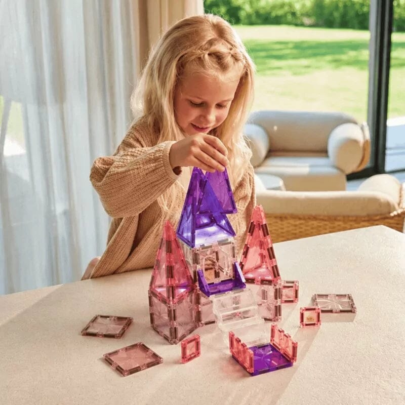 Enfant qui joue avec le Princess Palace Pack Cleverclixx