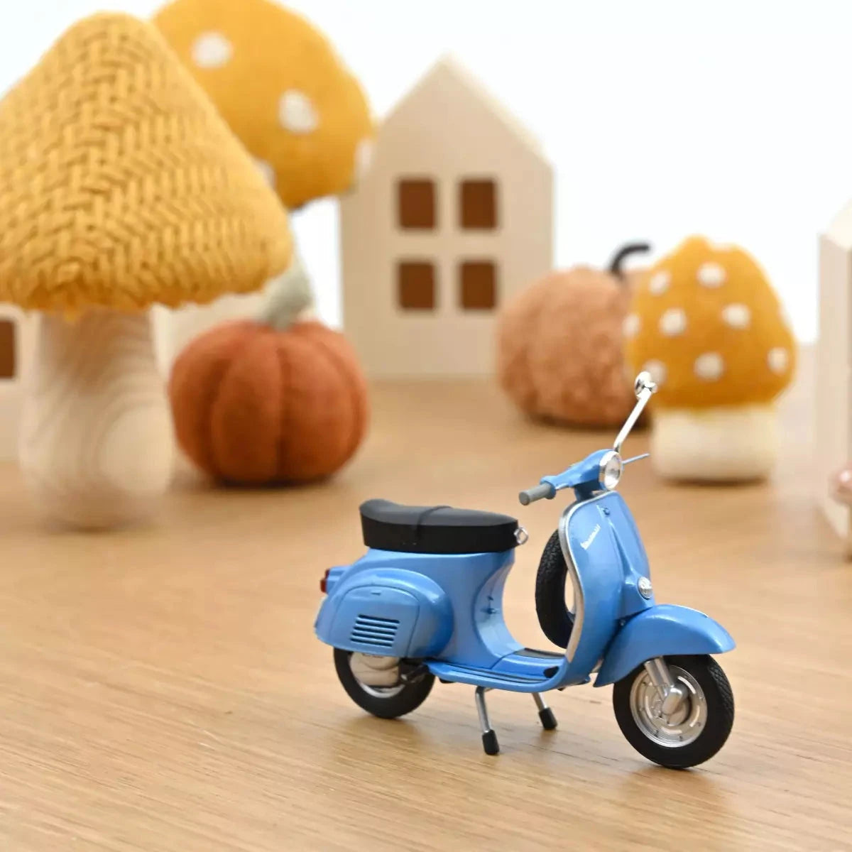 Vespa 125 Primavera 1968 Bleu Métallisé 1/18 - NOREV 182100 3551091821007