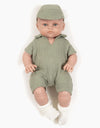 Yann en combinaison Tom et casquette en double gaze vert - MINIKANE PA46619 3701548438399