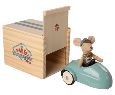 Souris en voiture avec son garage bleu - MAILEG 16-0727-00 94804892