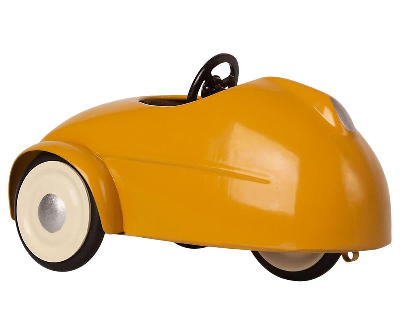 Souris en voiture avec son garage jaune - MAILEG 16-0727-01 04839836
